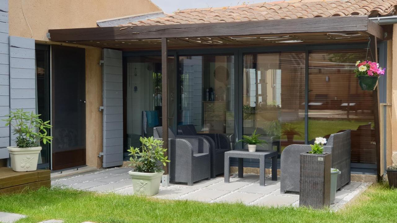 Le Jardin D'Ivana Chambres D'Hotes B&B Avec Piscine Chauffee Oppède Exterior foto
