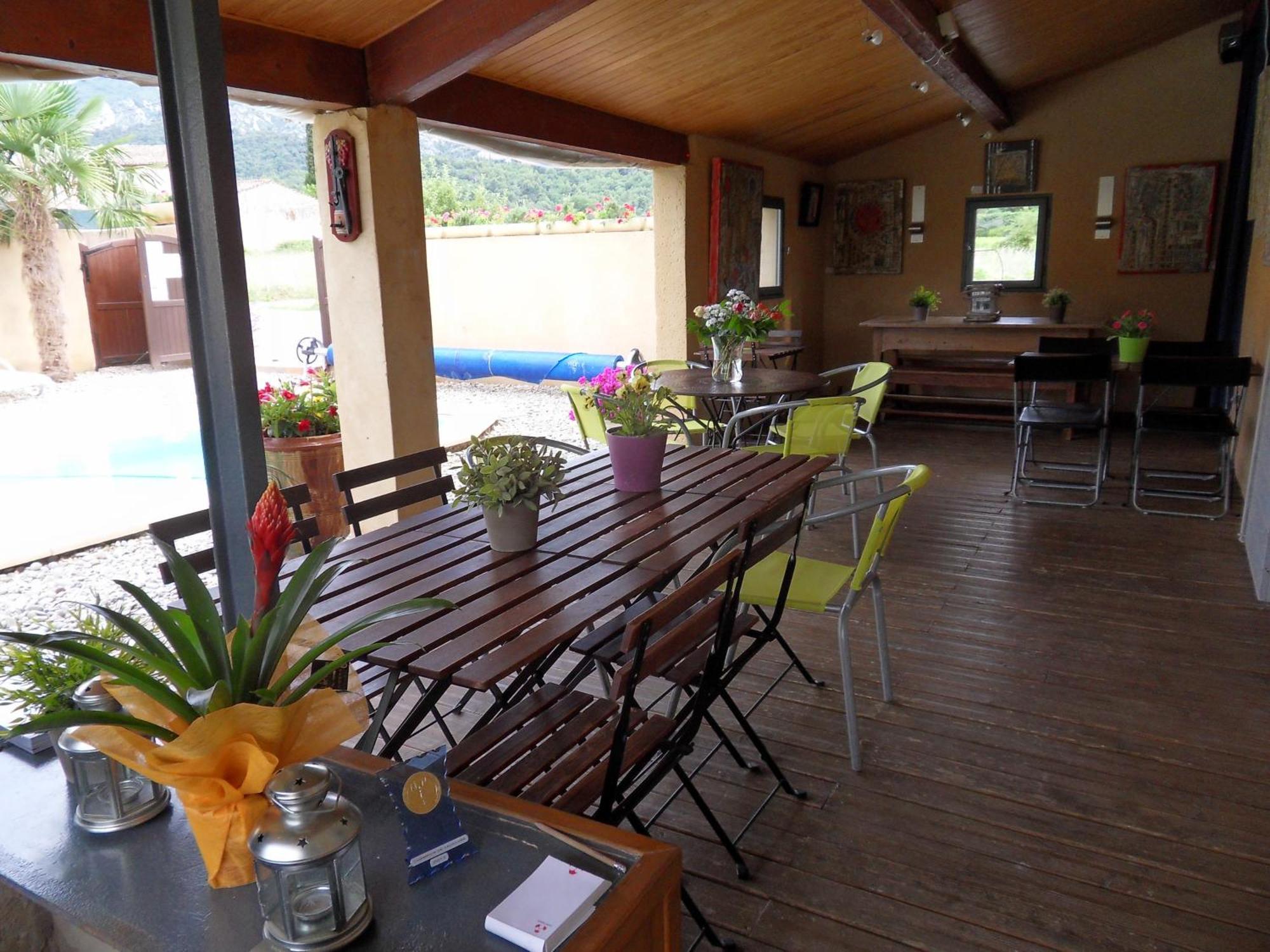 Le Jardin D'Ivana Chambres D'Hotes B&B Avec Piscine Chauffee Oppède Exterior foto