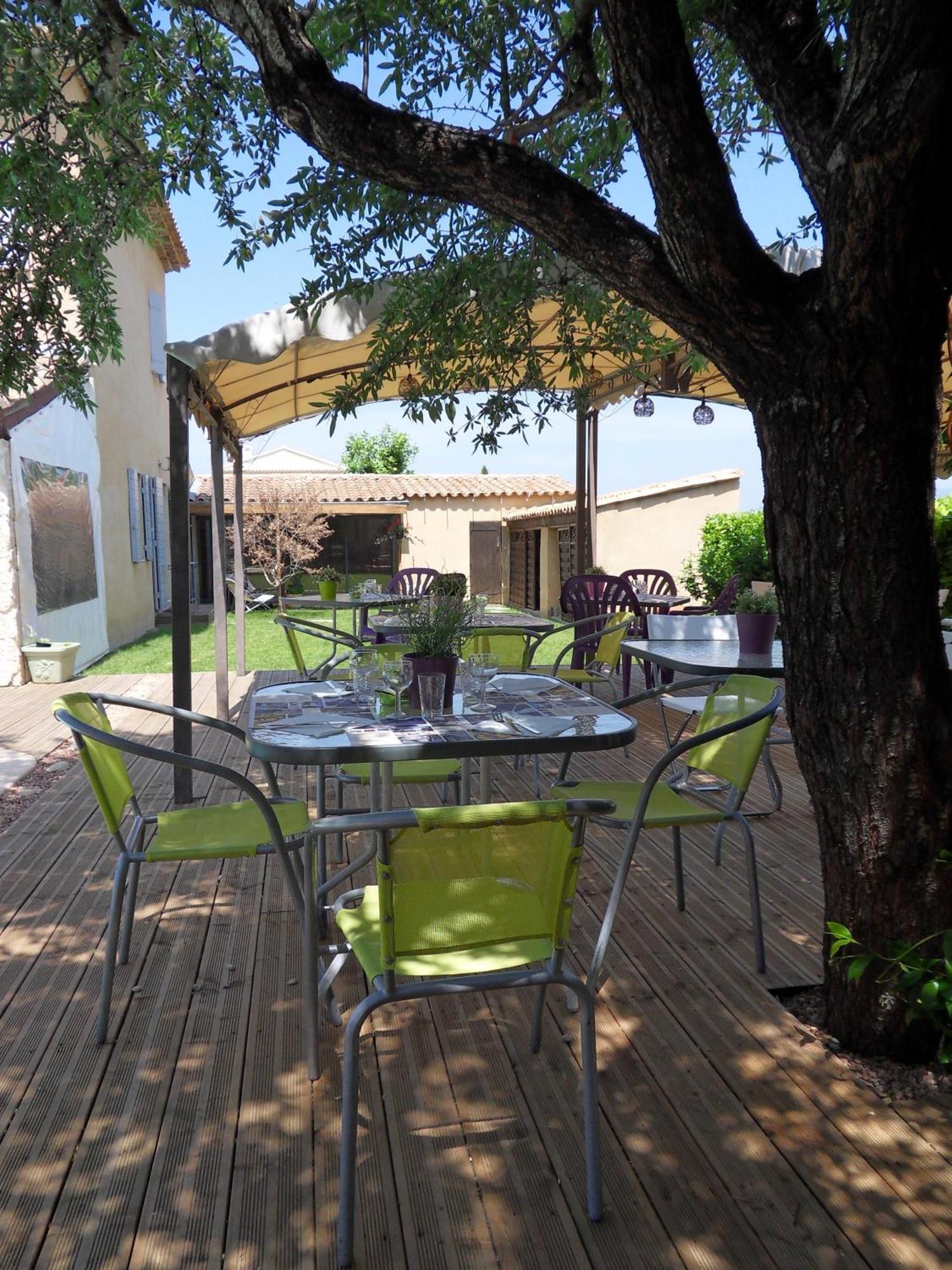 Le Jardin D'Ivana Chambres D'Hotes B&B Avec Piscine Chauffee Oppède Exterior foto