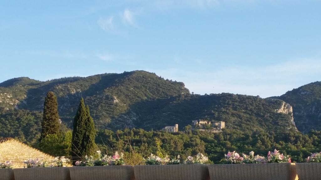 Le Jardin D'Ivana Chambres D'Hotes B&B Avec Piscine Chauffee Oppède Exterior foto