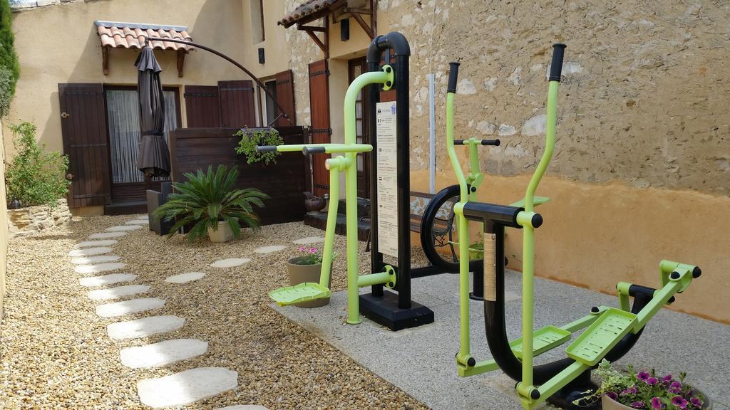 Le Jardin D'Ivana Chambres D'Hotes B&B Avec Piscine Chauffee Oppède Exterior foto