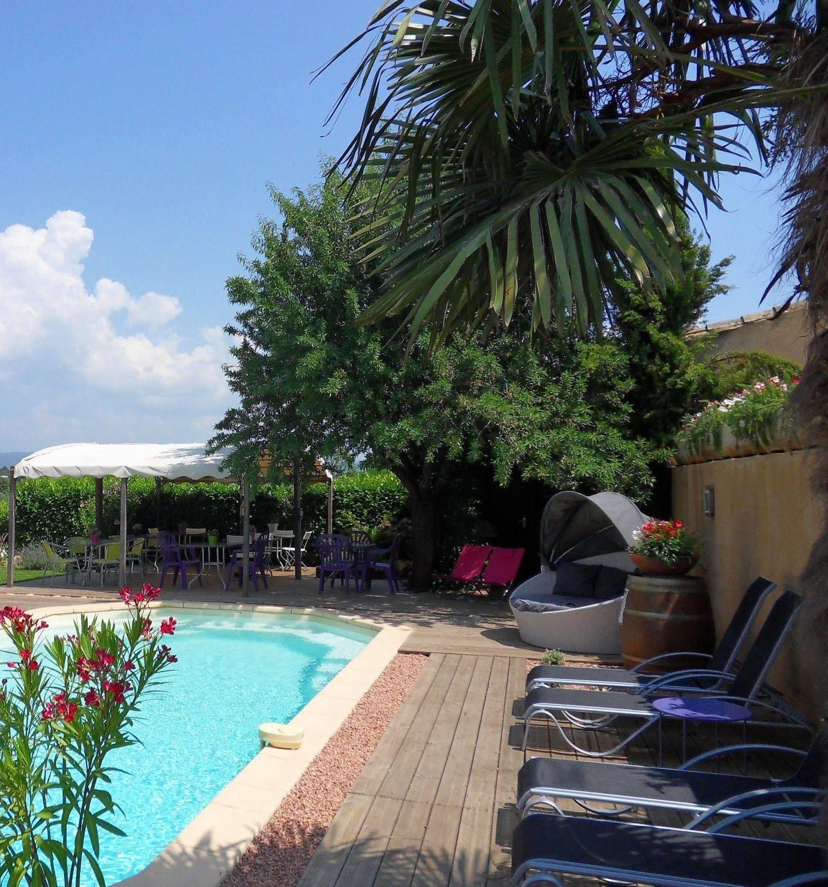 Le Jardin D'Ivana Chambres D'Hotes B&B Avec Piscine Chauffee Oppède Exterior foto